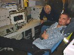 6 april 2004. Test Manager en Systeemarchitect Erik van Bommel van ProRail is zo te zien tevreden over de gang van zaken in de trein.
